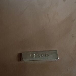 Classic Tan Leather Messenger Bag with Adjustable Strap